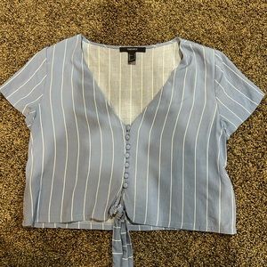 Forever 21 Cropped shirt